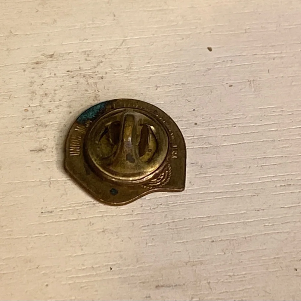 Vintage United Way Union Made Gold Tone Lapel Pin Logo Rainbow Charity